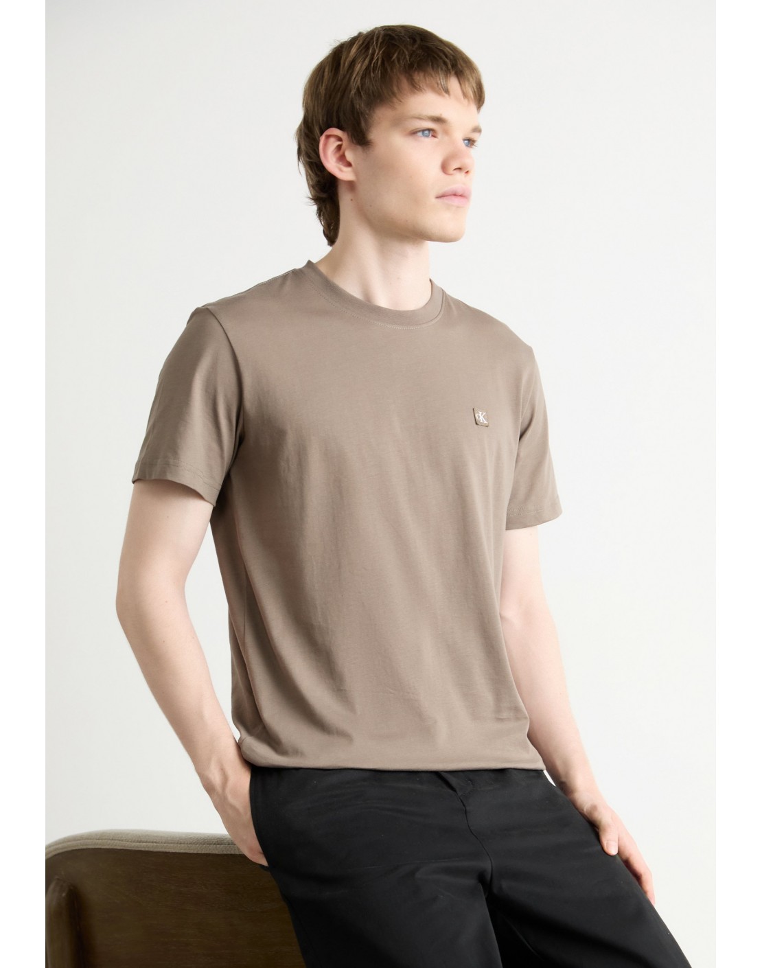 Calvin Klein Camiseta CK Embro Badge Tee