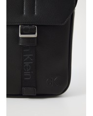Calvin Klein Bandolera Cargo Flap Reporter