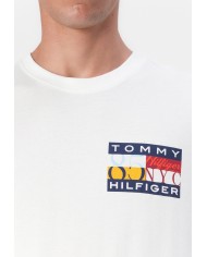 Tommy Hilfiger Camiseta TH Colour Flag TEE