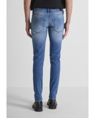 Antony Morato Pantalón Vaquero Tapered Fit «OZZY» en denim desgastado