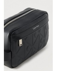 Calvin Klein Bolso XL Emblem AOP Embos Dop Kit