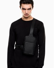 EA7 Emporio Armani Bolso de un solo tirante de tejido engomado