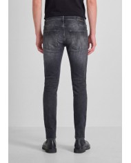 Antony Morato Pantalón Vaquero Tapered Fit "OZZY" en tejido elástico