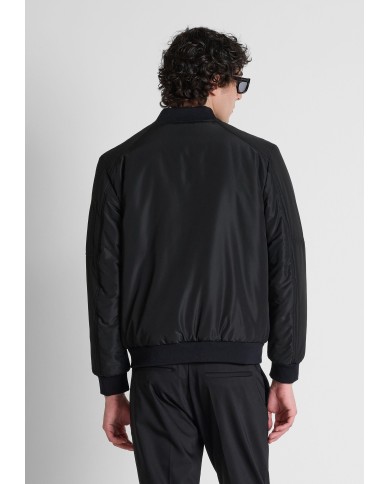 Antony Morato Chaqueta Regular Fit en tejido técnico acolchado con parche de logotipo metálico.