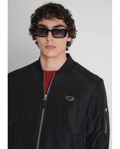 Antony Morato Chaqueta Regular Fit en tejido técnico acolchado con parche de logotipo metálico.